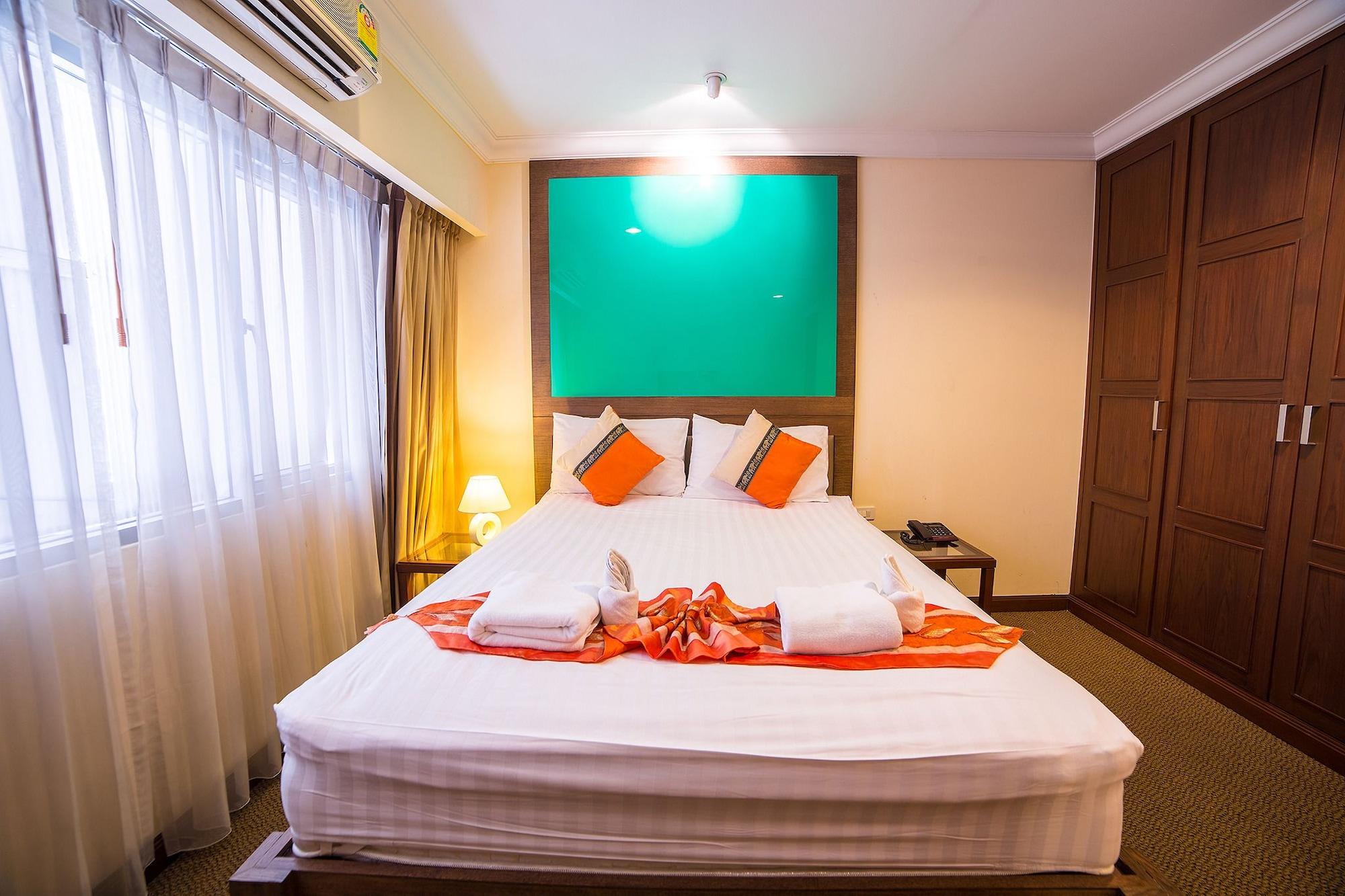 Triple 8 Inn Bangkok Luaran gambar