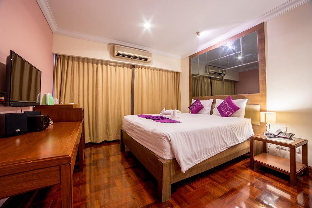 Triple 8 Inn Bangkok Luaran gambar