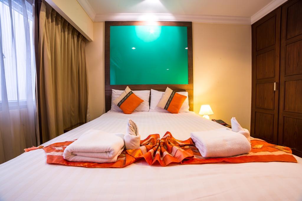 Triple 8 Inn Bangkok Bilik gambar