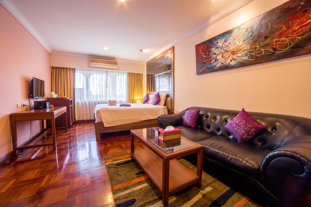 Triple 8 Inn Bangkok Luaran gambar